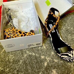 Women’s sandals never worn